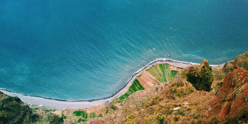 PLC与SCADA：驱动现代工业自动化的核心技术与发展趋势