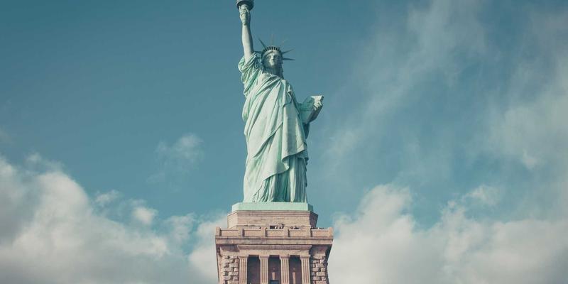 温登森特视角下的工业自动化项目生命周期管理：从PLC编程到智能制造的完整闭环